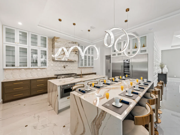 Luxurious 8-Bedroom Vacation Home in Orlando - Private Pool & Resort Amenities